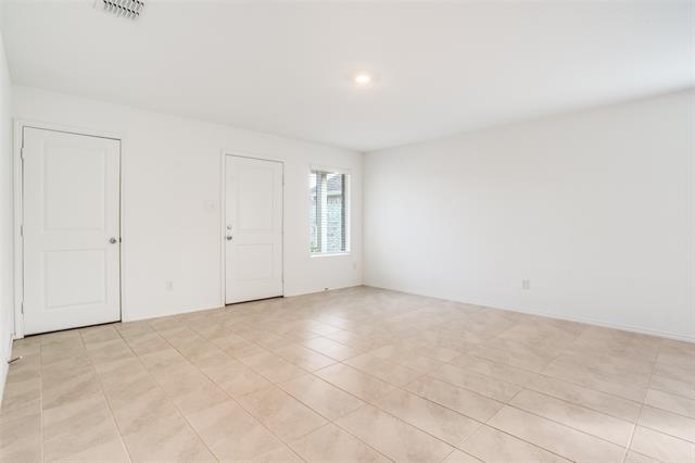 Foto del edificio - 14124 Calderwood St