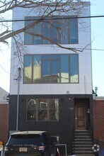 Building Photo - 718 N 19th St