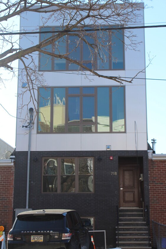 Foto principal - 718 N 19th St