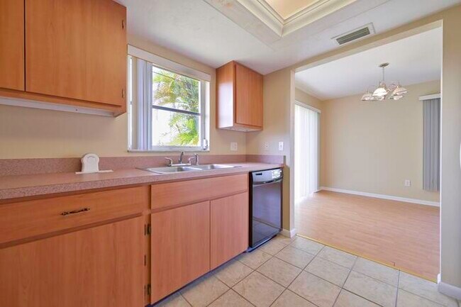 Foto del edificio - 906 SE 14th Terrace