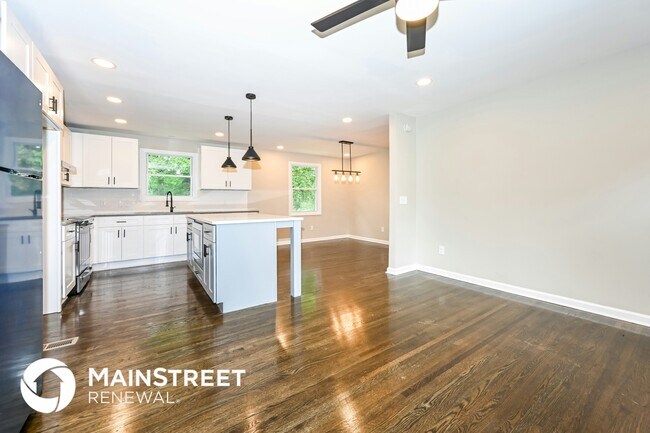 Foto del edificio - 4932 Aquatic Rd