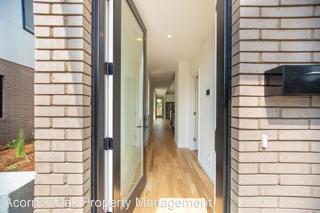 Foto del edificio - 4 br, 2.5 bath House - 815 N Mangum St