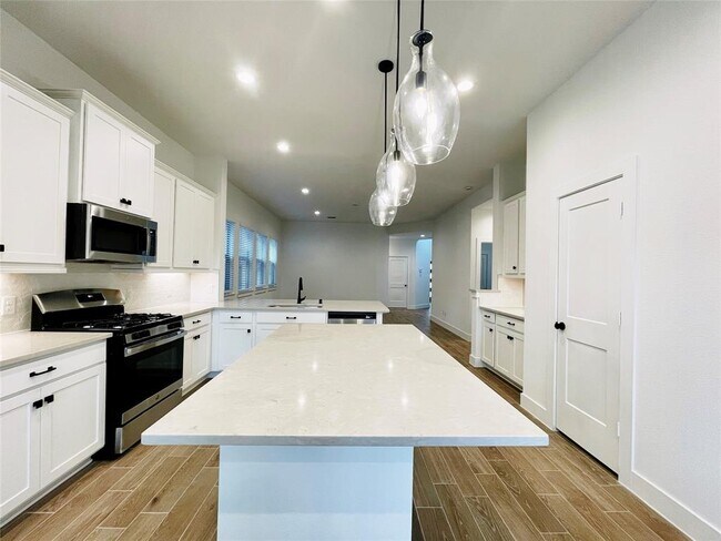 Foto del edificio - 313 Rise Ln