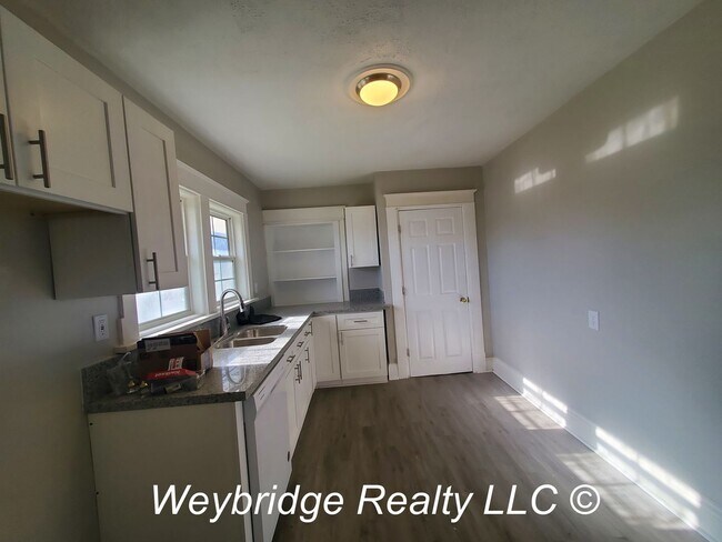 Building Photo - Newly Updated Two-bedroom house in North C...