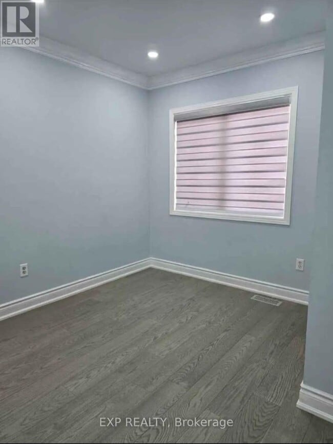 Building Photo - 6399 Spinnaker Cir