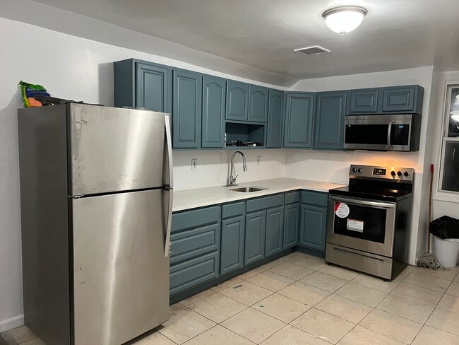 Stainless steel appliances all new - 23 Schuyler Ave