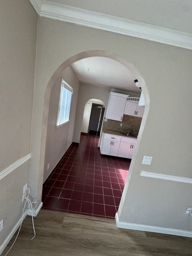 Kitchen area - 832 Grape St