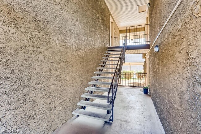 Foto del edificio - 5229 Indian River Dr