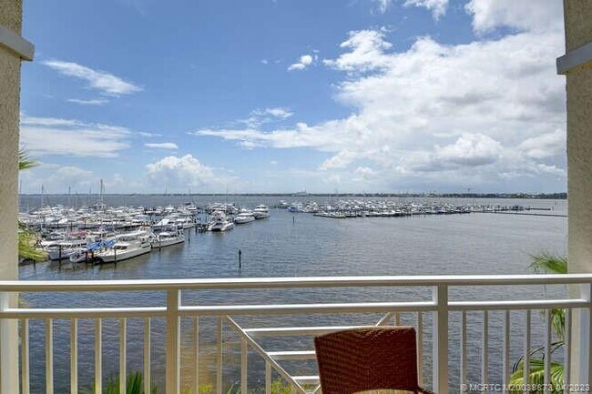 Foto del edificio - 775 NW Flagler Ave