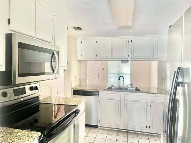 Building Photo - 4371 Jefferson Woods Dr