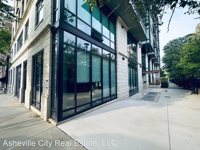 Foto del edificio - 1 br, 1.5 bath House - 60 N. Market Street...