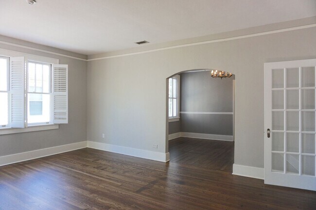 Building Photo - 3 BED | 2 BATH | ARDSLEY PARK | NEWLY RENO...