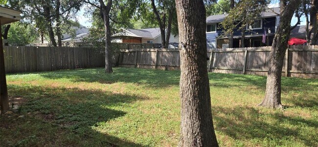 Building Photo - 2800 Norfolk Dr