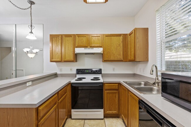 Building Photo - Just Reduced!! Close to UF Two Story Townhouse