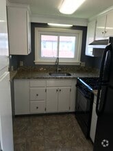 Building Photo - 536 Linden St