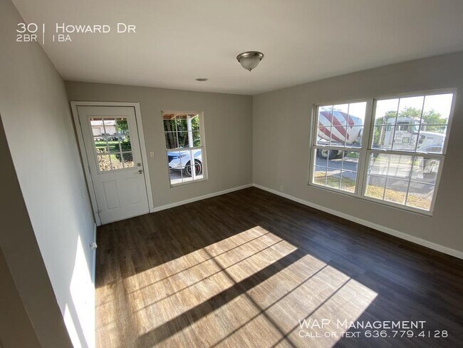Building Photo - 301 Howard Dr