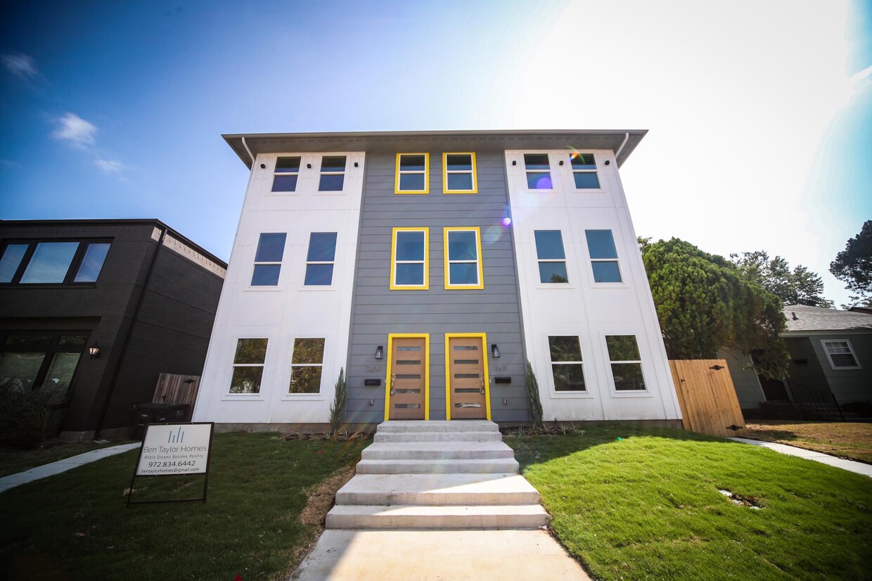 Primary Photo - 3209 Forest Park Blvd