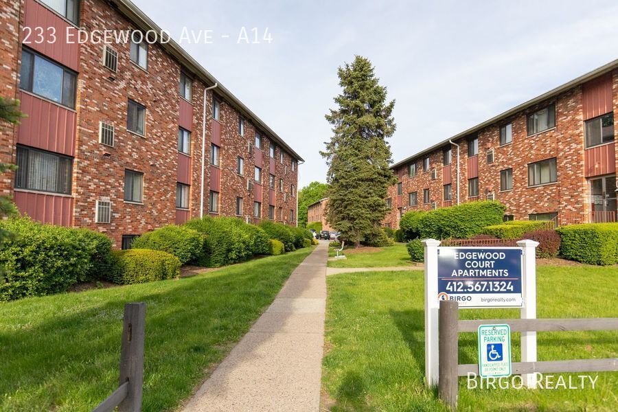 233 Edgewood Ave Unit A14, Swissvale, PA 15218 Room for Rent in