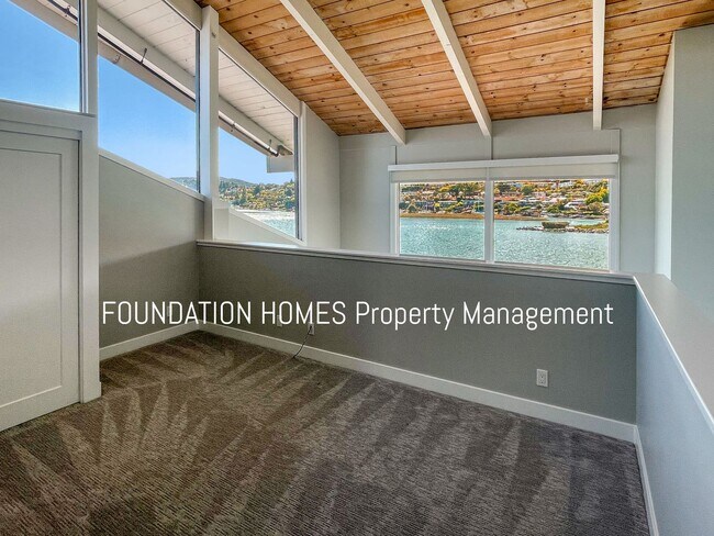 Building Photo - VIDEO - Top-Floor with Marina View and Hig...