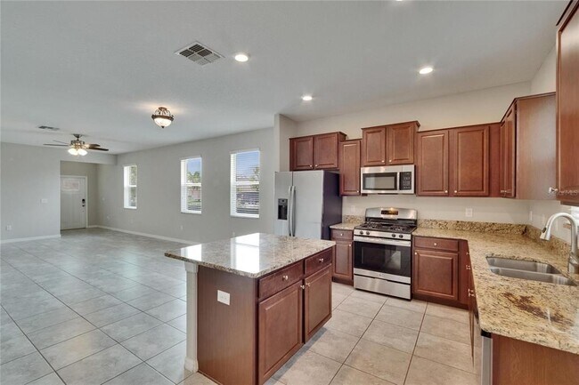 Building Photo - 7325 Parkshore Dr