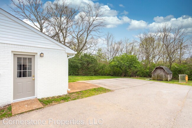 Building Photo - 3 br, 1 bath House - 329 Ash Dr