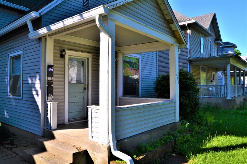Primary Photo - 1030 Lake Ave
