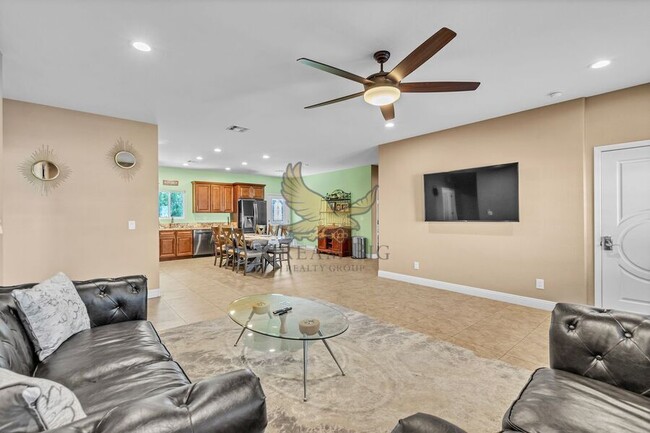 Building Photo - 4615 E St Louis Ave