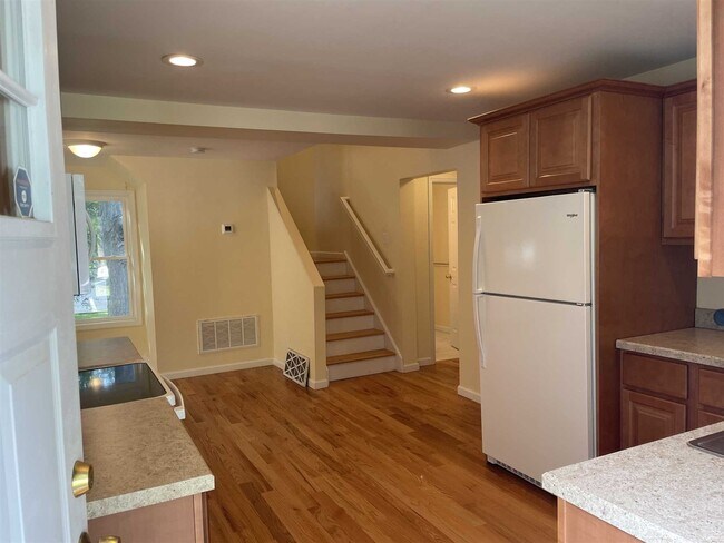Building Photo - 822 NY-376