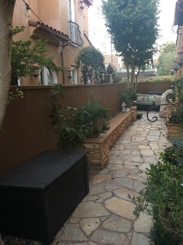 Foto del edificio - 738 Tustin Ave