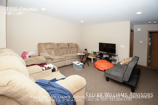 Foto del edificio - 2222 Ravine-