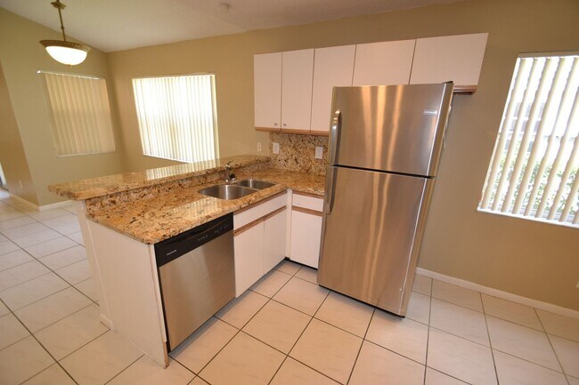 Building Photo - 2995 Myrtle Oak Cir