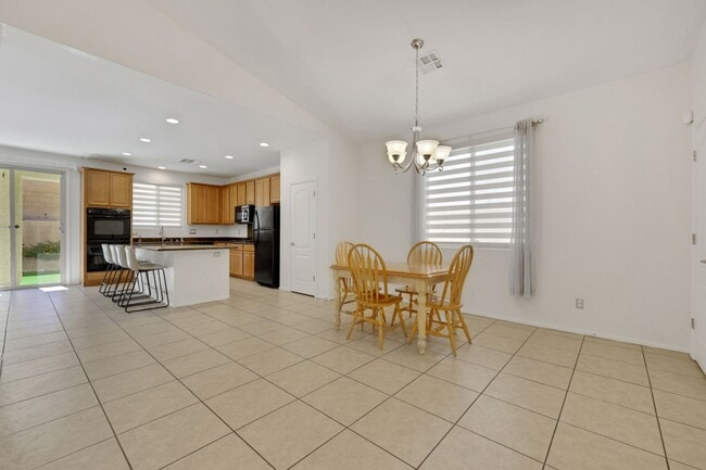 Building Photo - Single story in gated community