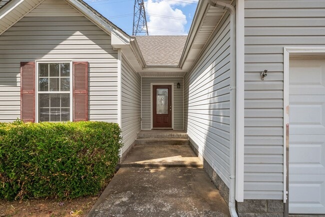 Building Photo - 3 Bedroom Home For Rent Near St. B Area!