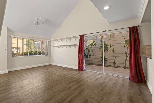 Foto del edificio - Pet-Friendly 4BR/3BA Home w/ Solar + Tesla Batteries in Ewa Gentry