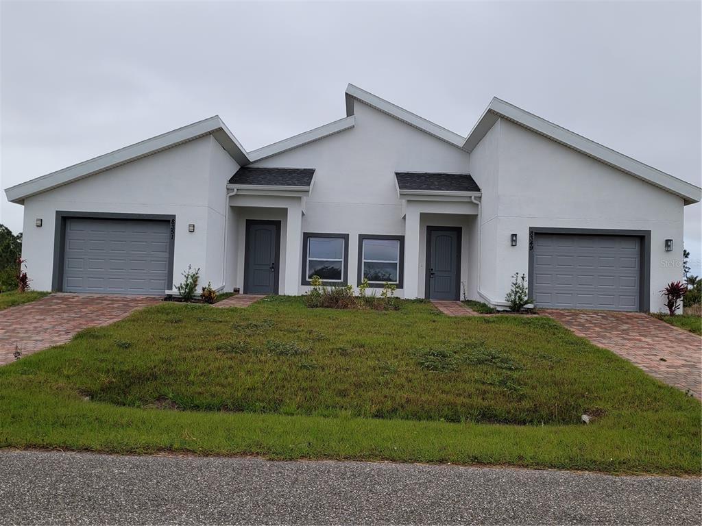 Foto principal - 8351 Agate St