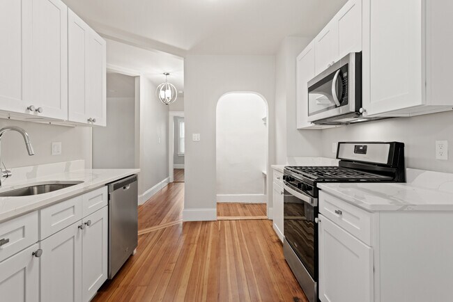 Building Photo - 56 Fuller St