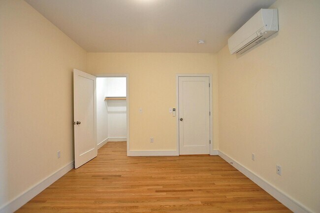 Building Photo - 9/1 No Fee! Renovated 1BR near Kenmore, Longwood, BU, w/d in unit!