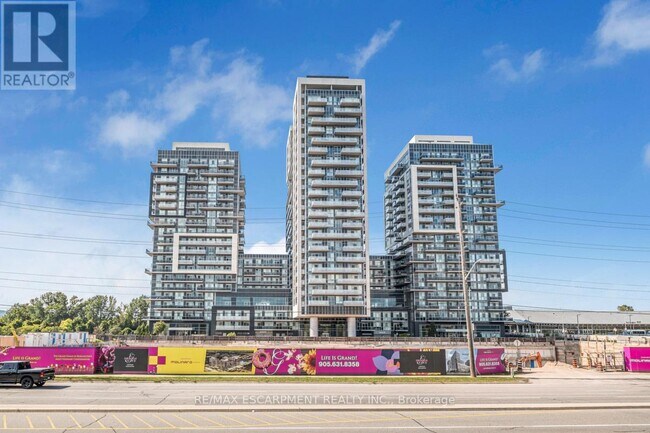 Building Photo - 2093-2093 Fairview St