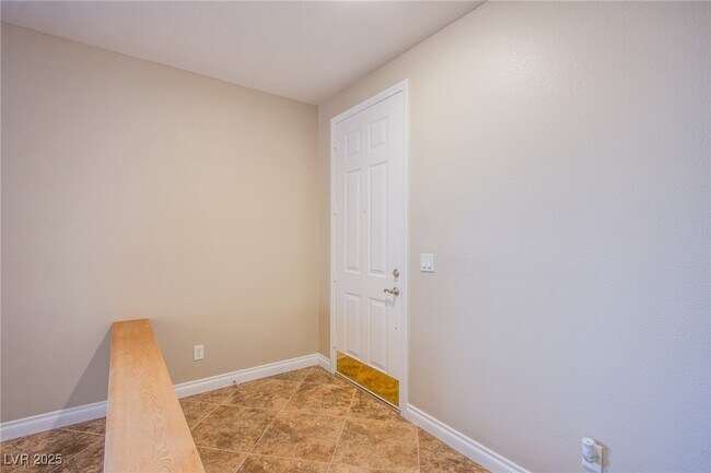 Building Photo - 462 Kirkstone Way