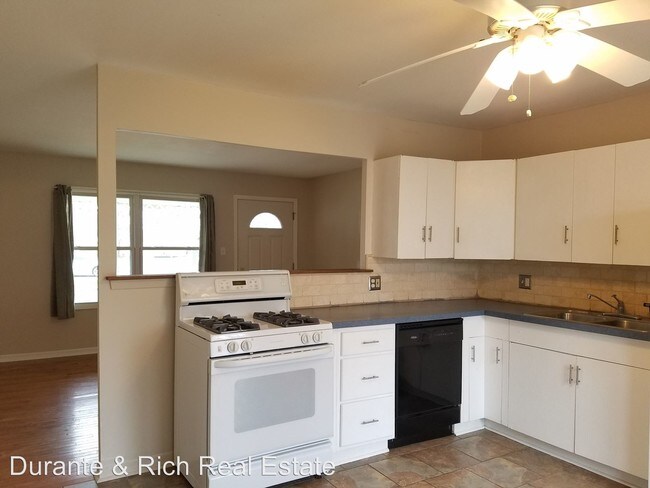Building Photo - 7 Belmont Dr