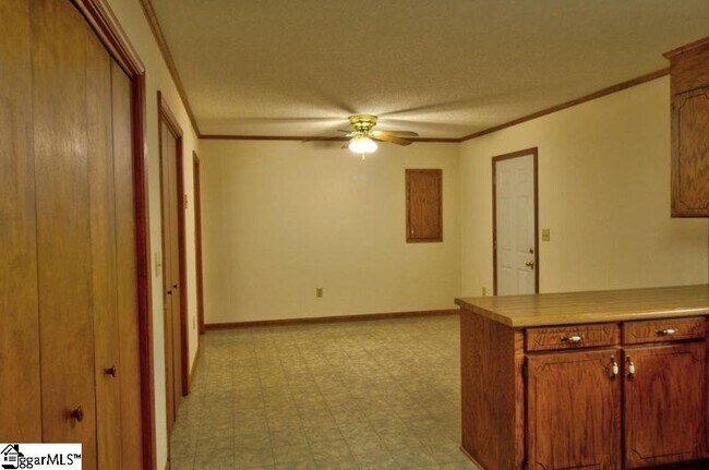 Foto del edificio - 803 Quillen Ave