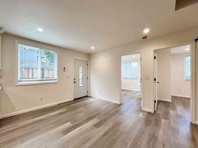 Building Photo - 847 Central Ave