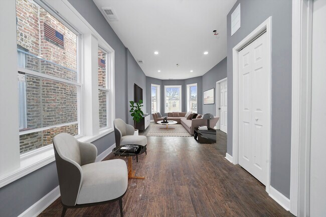 Building Photo - 7214 S Saint Lawrence Ave