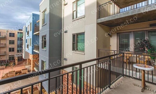 Building Photo - 3601 Arapahoe Ave