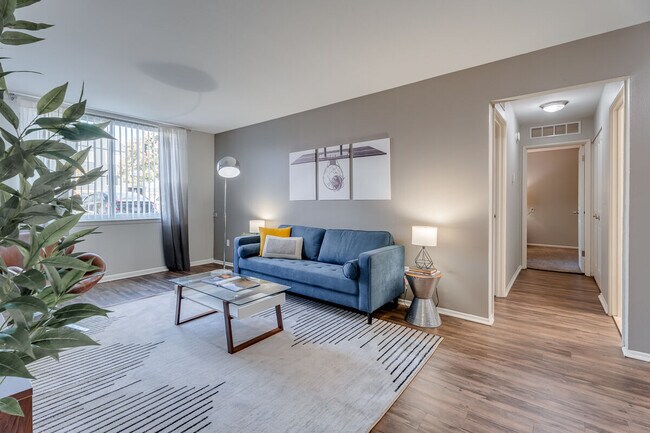 Building Photo - Spice Tree