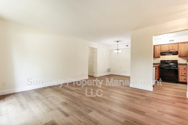 Building Photo - 129A Arden Ct