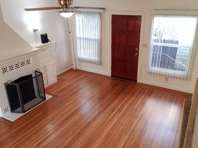 Foto del edificio - 2924 Schyler St