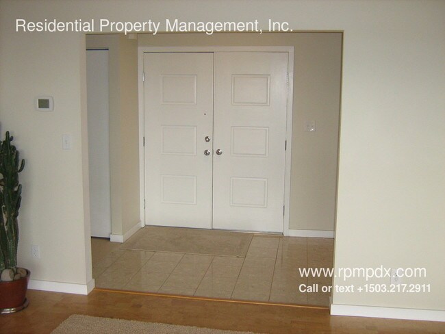 Building Photo - 3015 NW Luray Ter