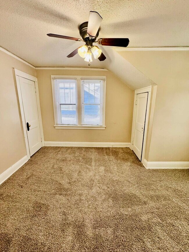 Foto del edificio - 625 Hawthorne Ave E