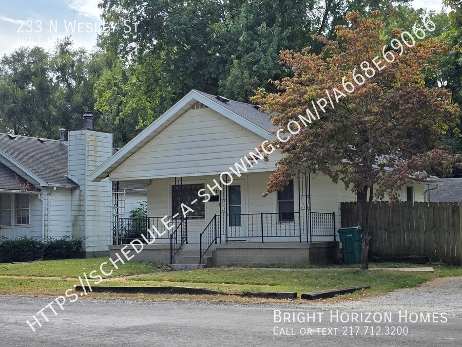 Foto principal - 233 N Wesley St